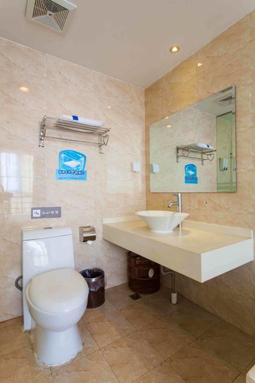7Days Inn Yueyang East Maoling Pedestrain Street Room photo